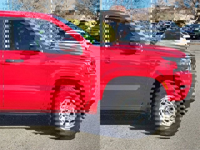 Used 2022 Nissan Frontier S w/ Technology Package image 2