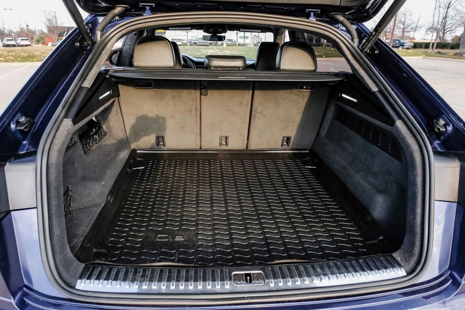 Used 2022 Audi RS Q8 4.0T image 67