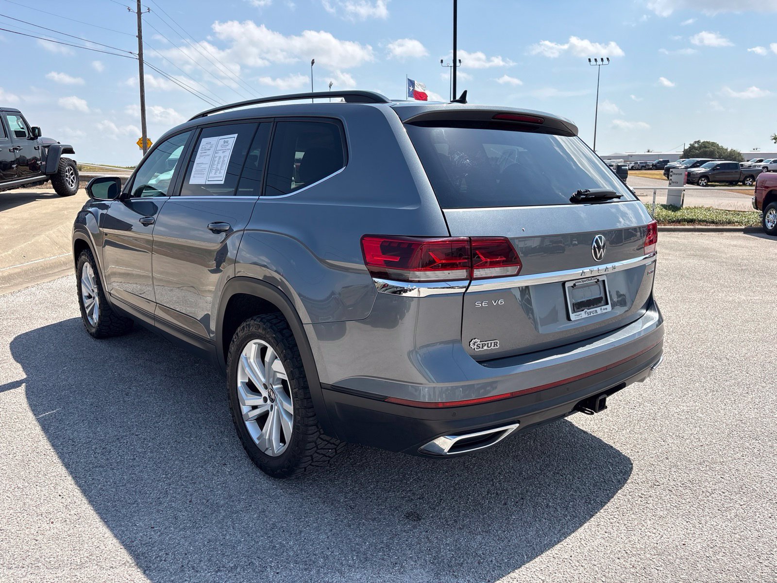 Used 2021 Volkswagen Atlas SE w/ Panoramic Sunroof Package AWD/4WD image 4