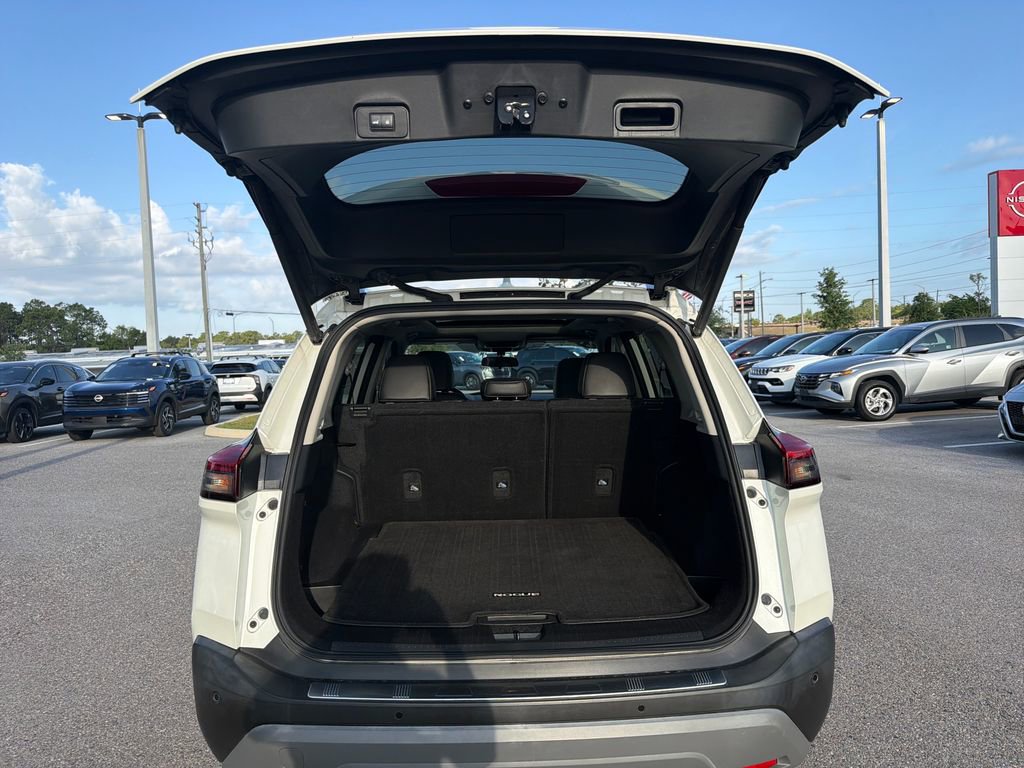 Used 2021 Nissan Rogue SV w/ Premium Package FWD image 9