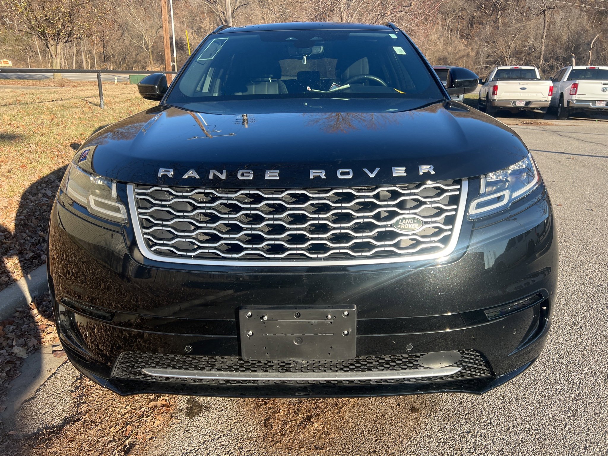 Used 2022 Land Rover Range Rover Velar S image 2