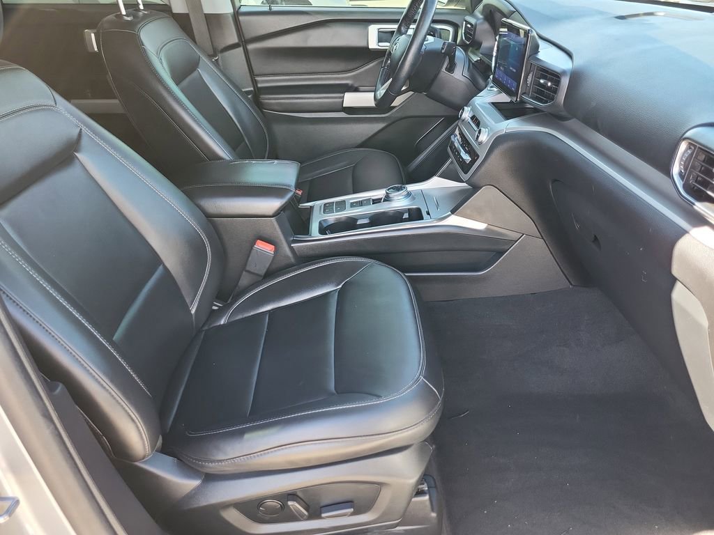 Used 2022 Ford Explorer XLT w/ Equipment Group 202A image 15