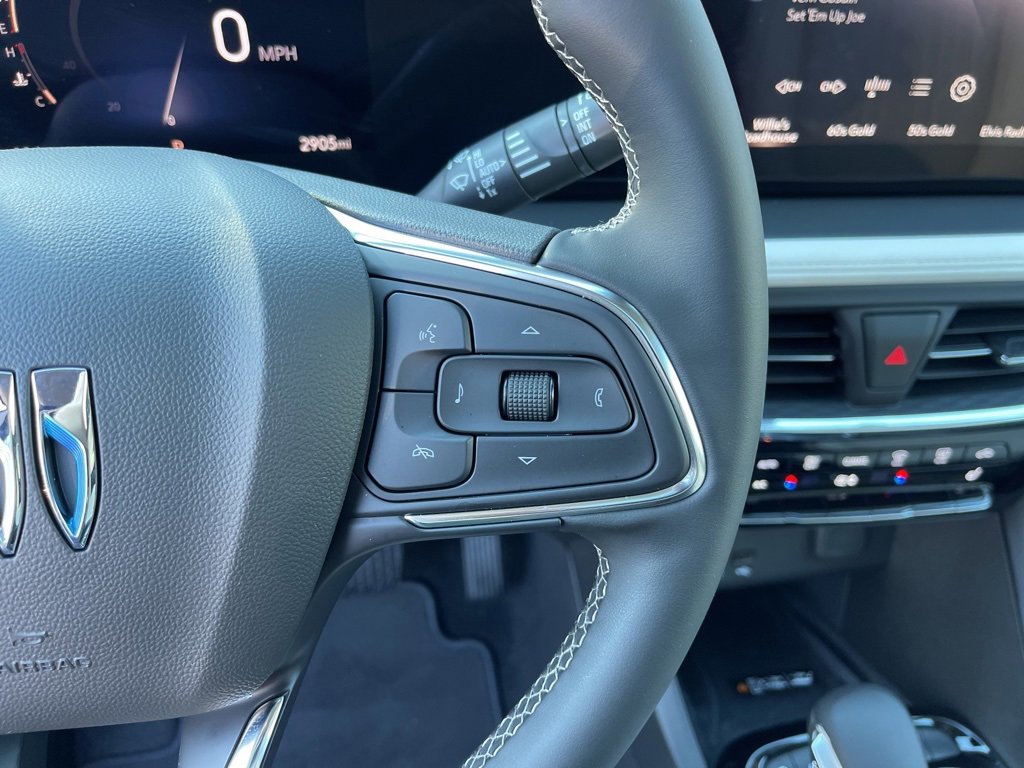 Used 2025 Buick Encore GX Avenir w/ Avenir Technology Package image 17