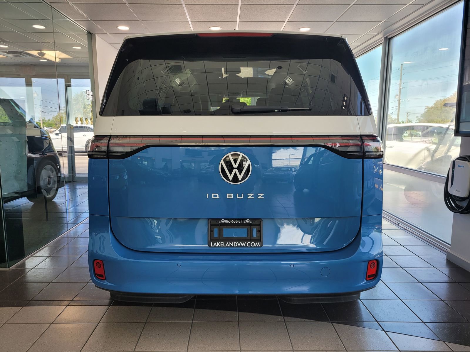 Used 2025 Volkswagen ID. Buzz 1st Edition image 6