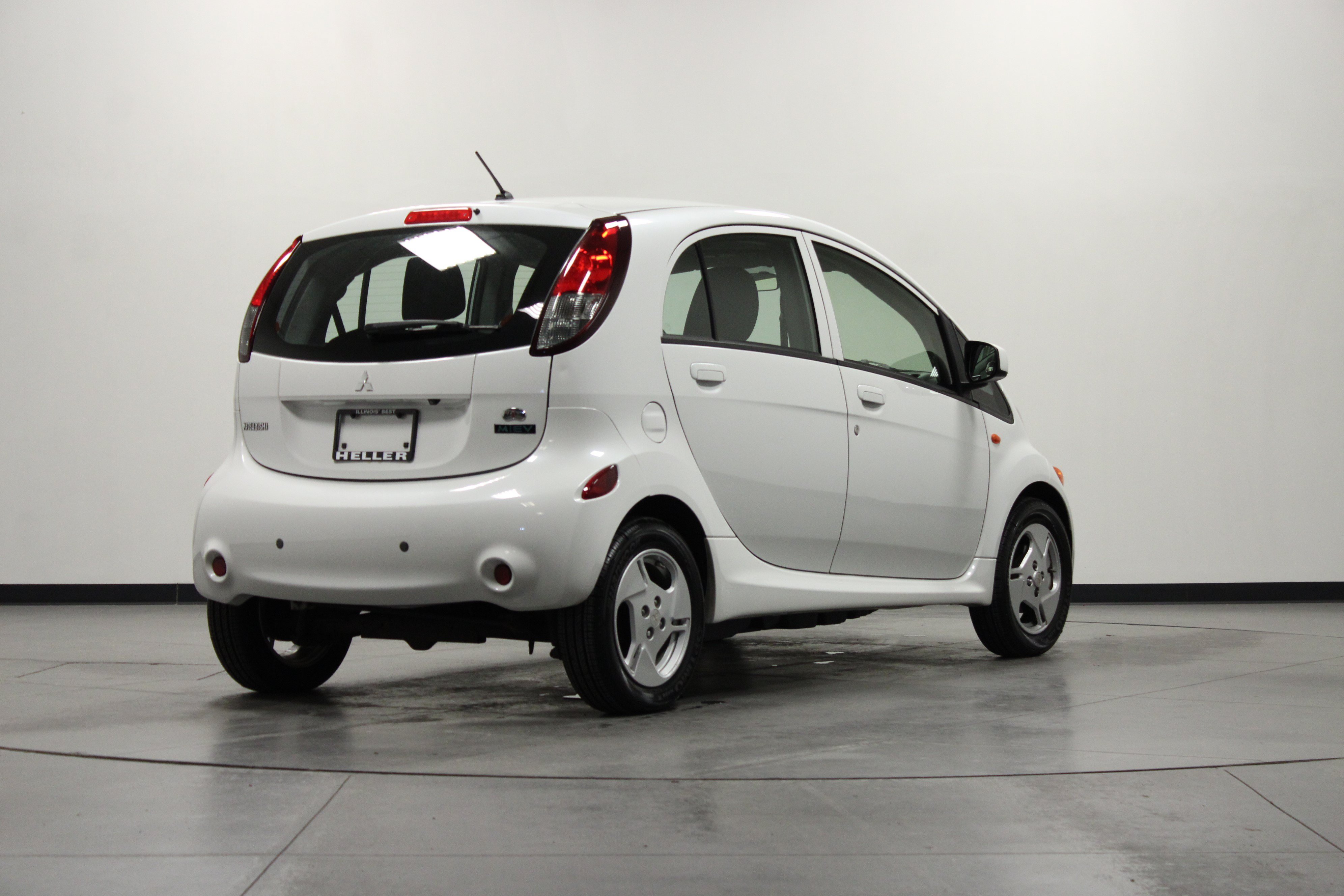 Used 2012 Mitsubishi i ES RWD image 4