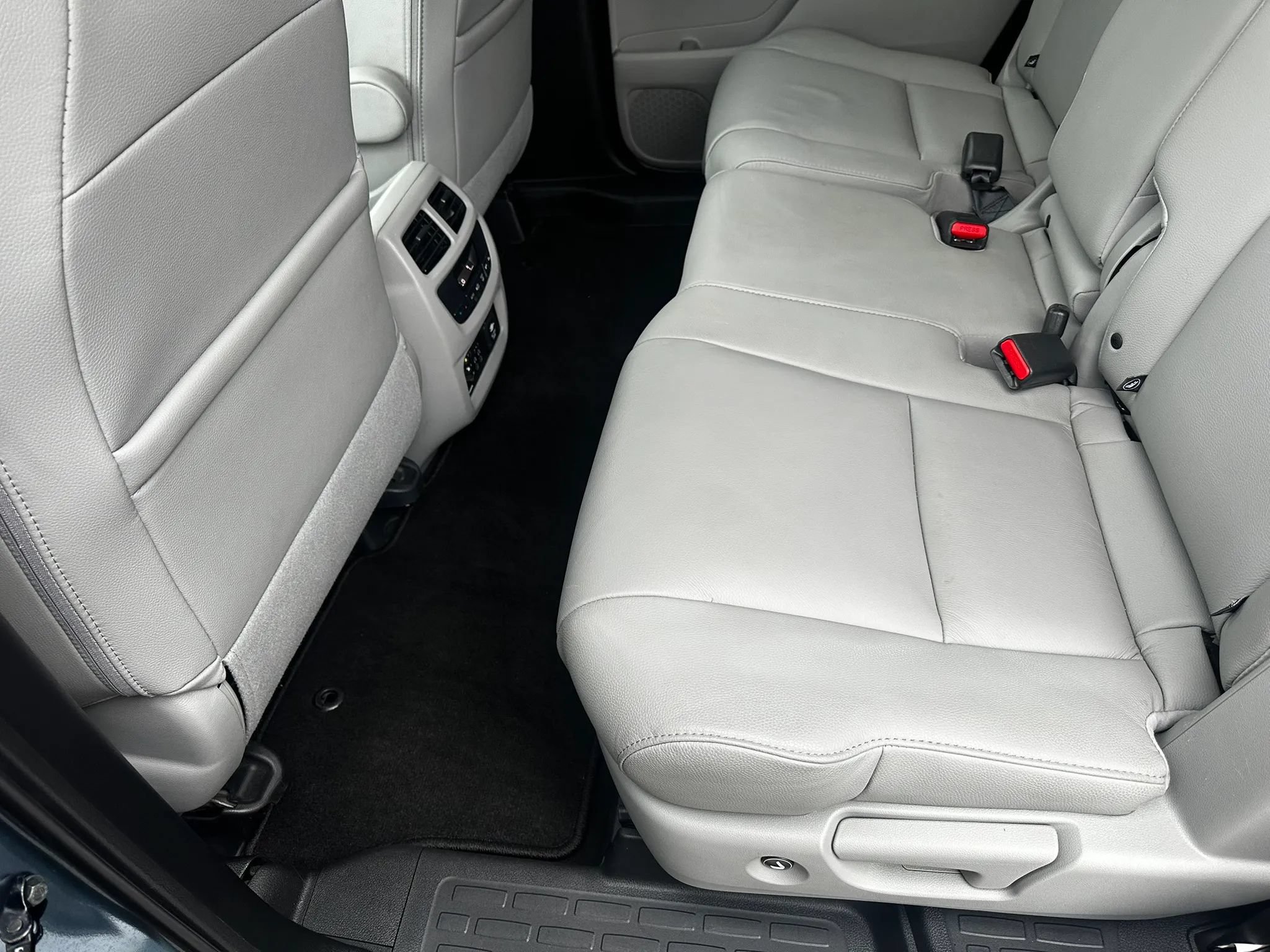 Used 2018 Honda Pilot Touring image 30