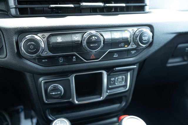 Used 2024 Jeep Wrangler Sport image 19
