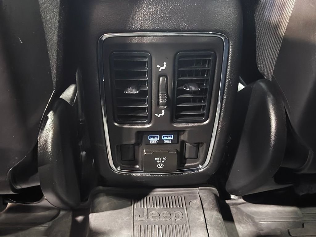 Used 2021 Jeep Grand Cherokee Limited image 25
