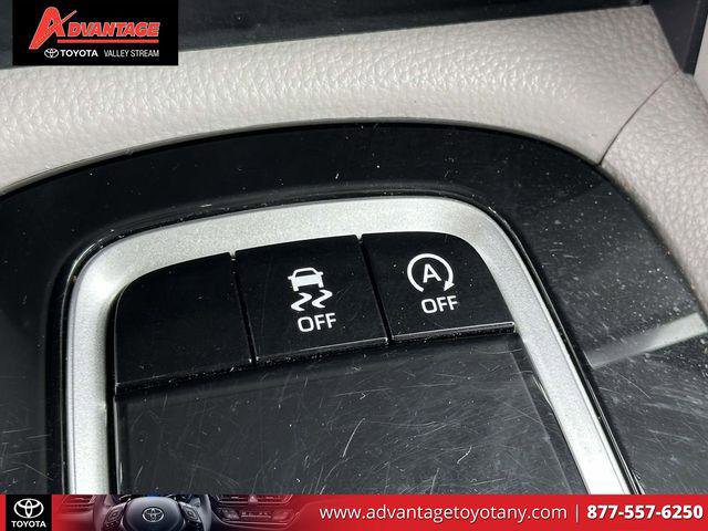 Certified 2024 Toyota Corolla Cross L image 33