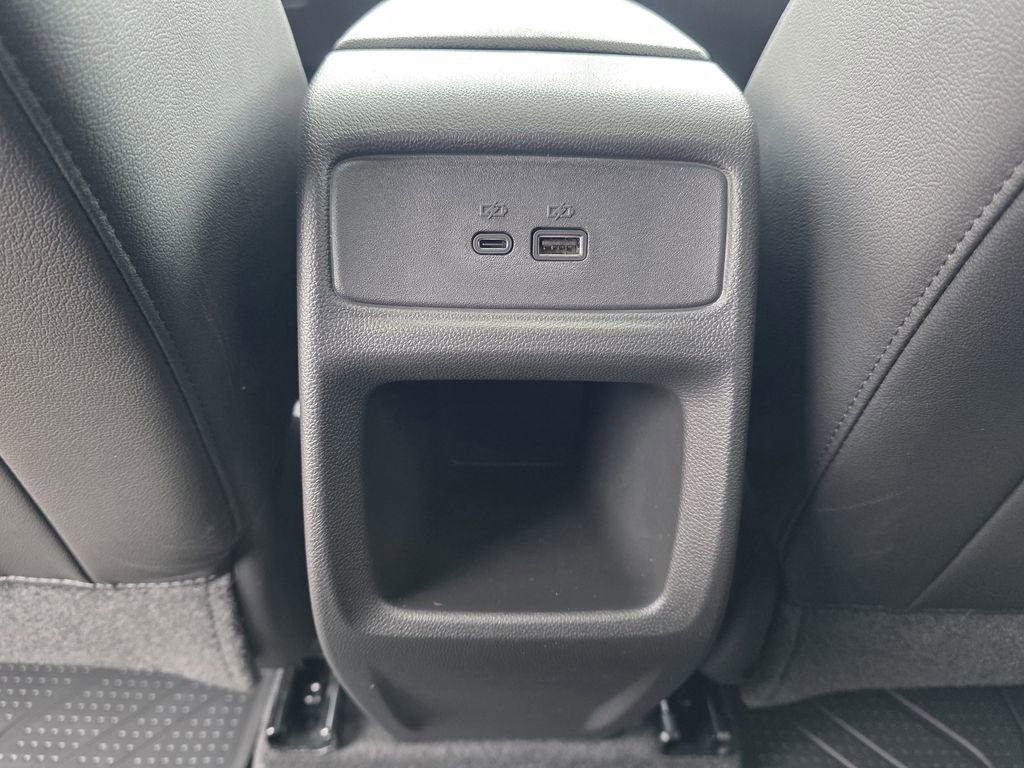 New 2026 Chevrolet Trax RS w/ Sunroof Package FWD image 32