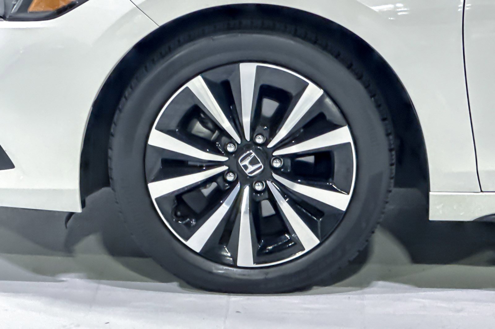 Used 2024 Honda Civic EX-L image 12