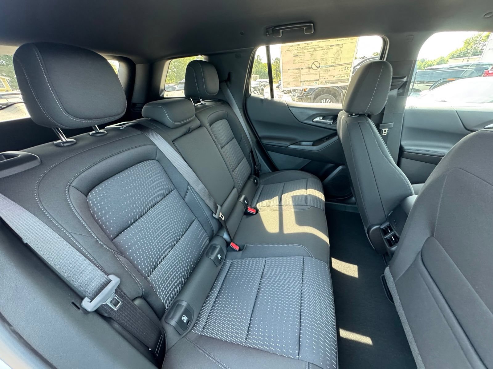 New 2027 Chevrolet Equinox LT AWD/4WD image 30