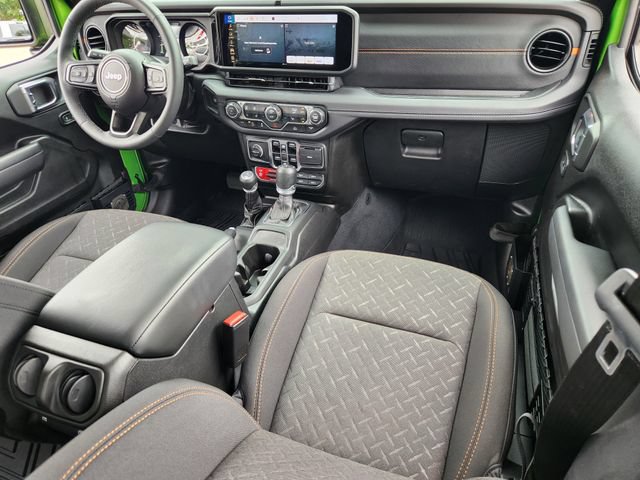 Certified 2025 Jeep Gladiator Mojave w/ Convenience Group AWD/4WD image 24