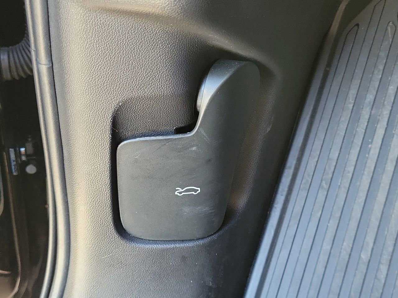 Used 2021 Porsche Cayenne S image 21