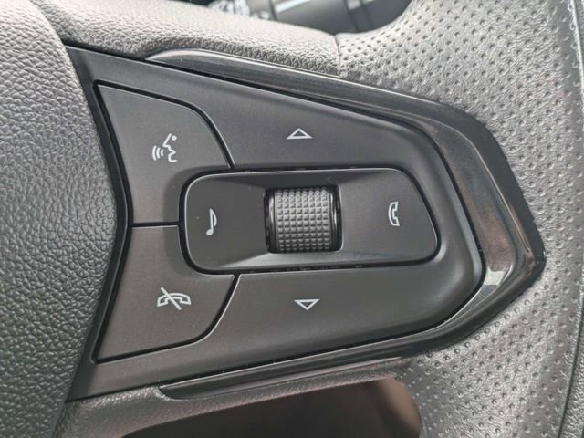 Used 2025 Chevrolet Trax LT FWD image 23