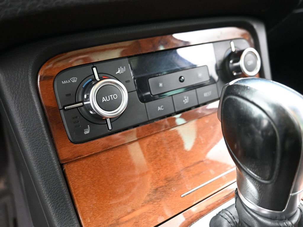 Used 2011 Volkswagen Touareg VR6 AWD/4WD image 17