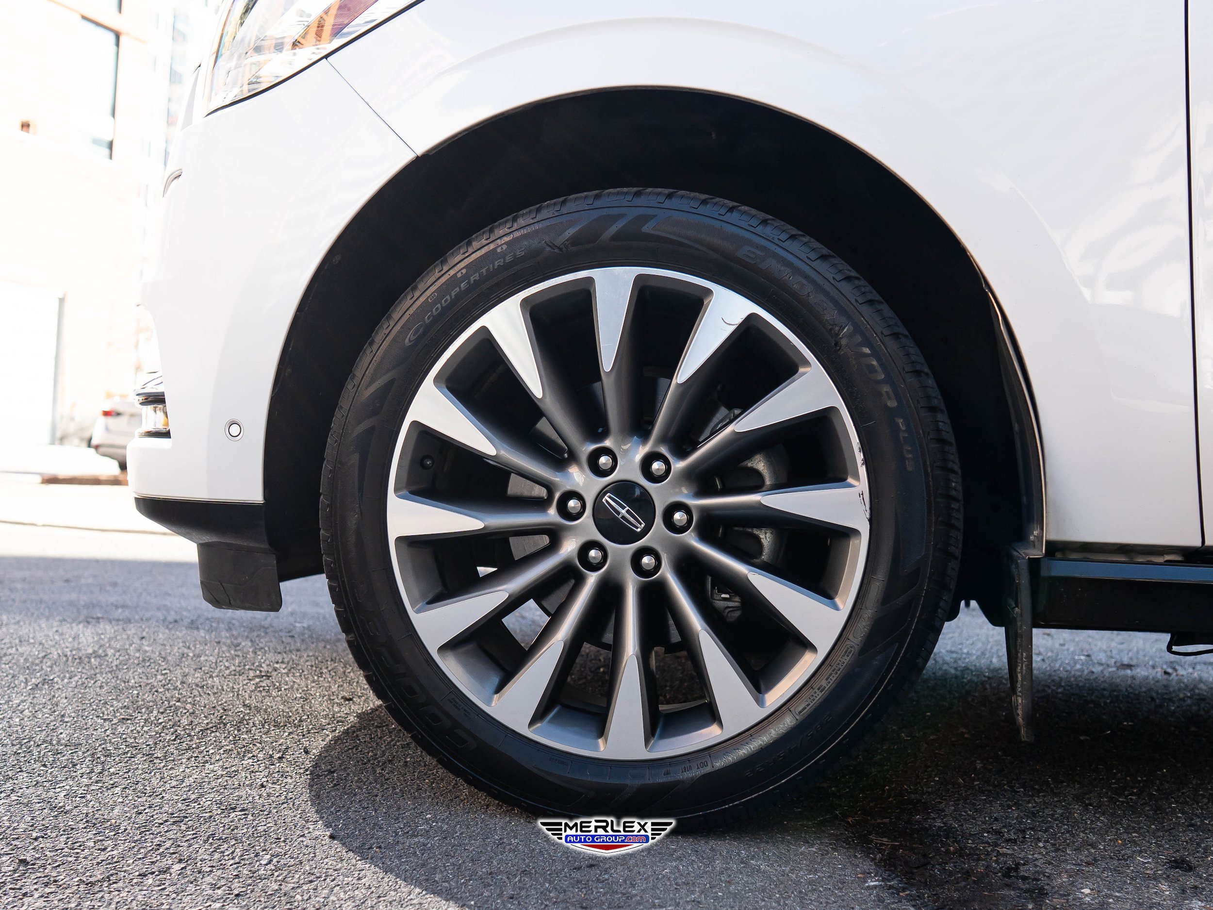 Used 2018 Lincoln Navigator Select w/ Technology Package image 10