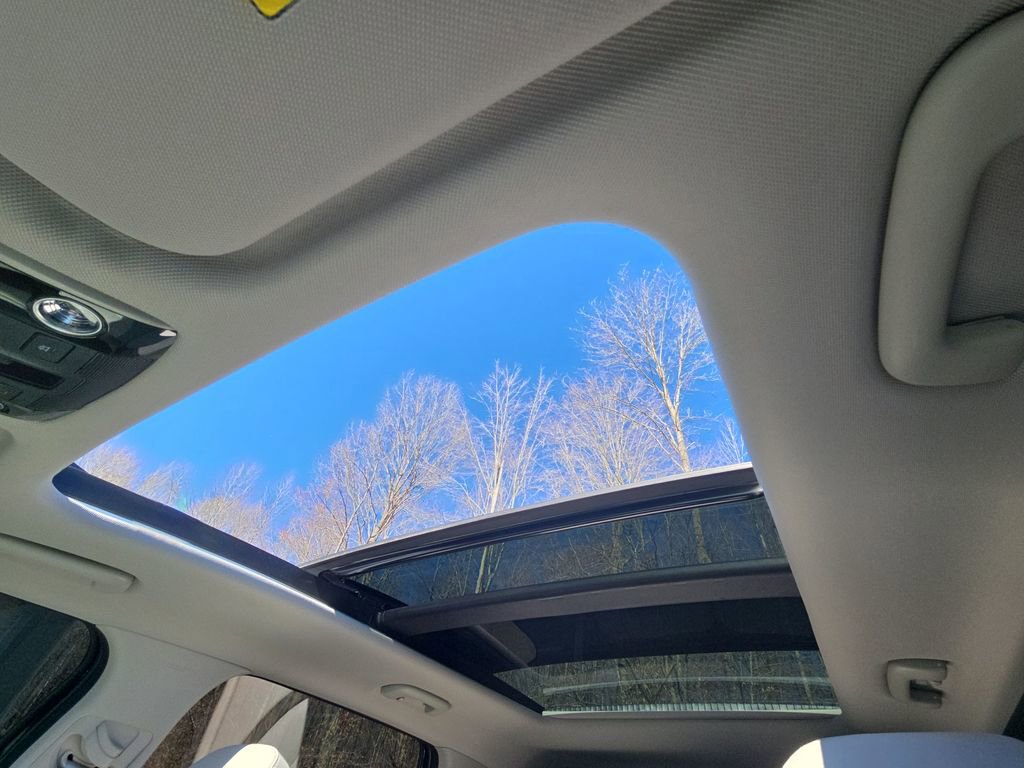 Used 2025 Kia Sorento S w/ Panoramic Sunroof Package image 28