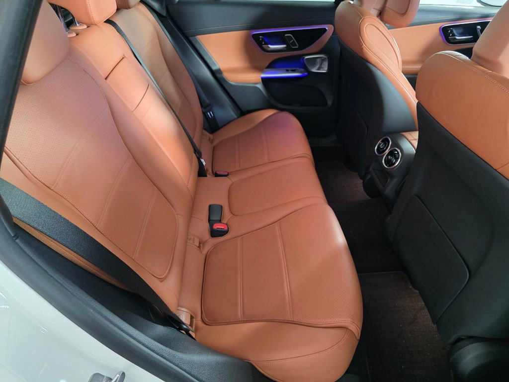 Used 2023 Mercedes-Benz GLC 300 4MATIC image 25