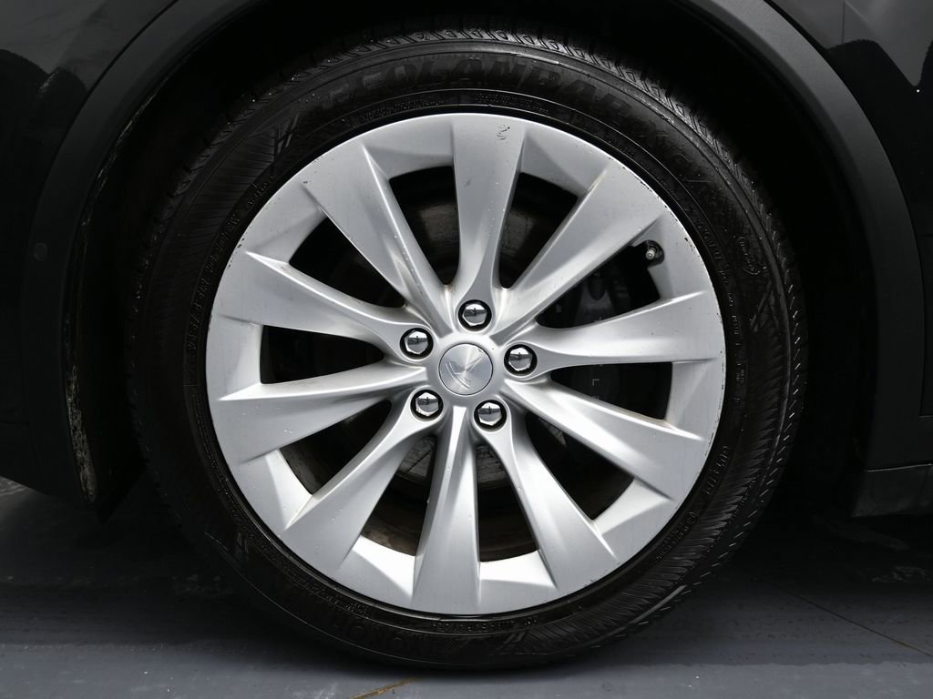 Used 2018 Tesla Model X 75D image 8