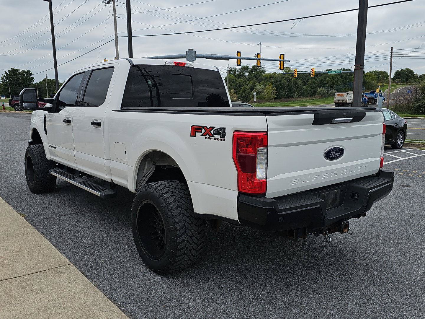 Used 2017 Ford F250 XLT w/ XLT Premium Package AWD/4WD image 5