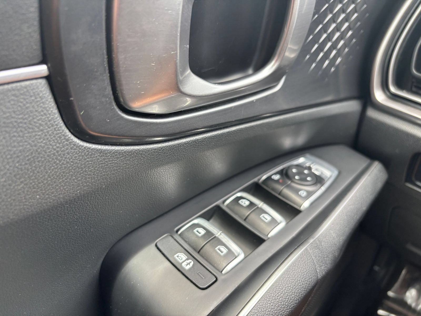 Used 2024 Kia Sorento S FWD image 18