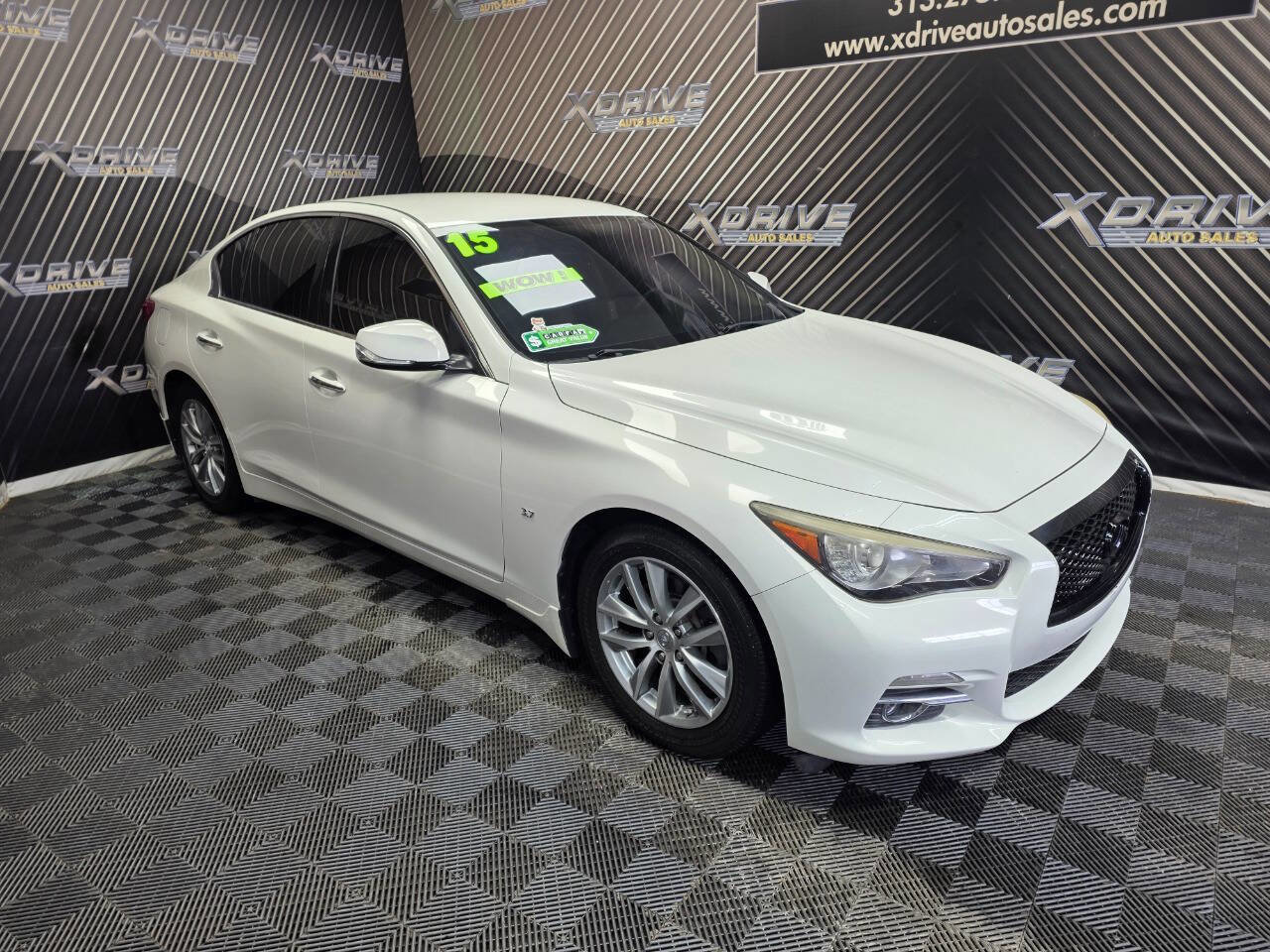 Used 2015 INFINITI Q50 image 7