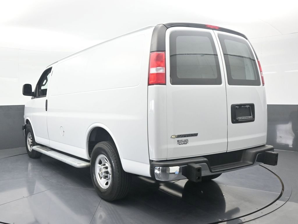 Used 2024 Chevrolet Express 2500 w/ Driver Convenience Package image 4