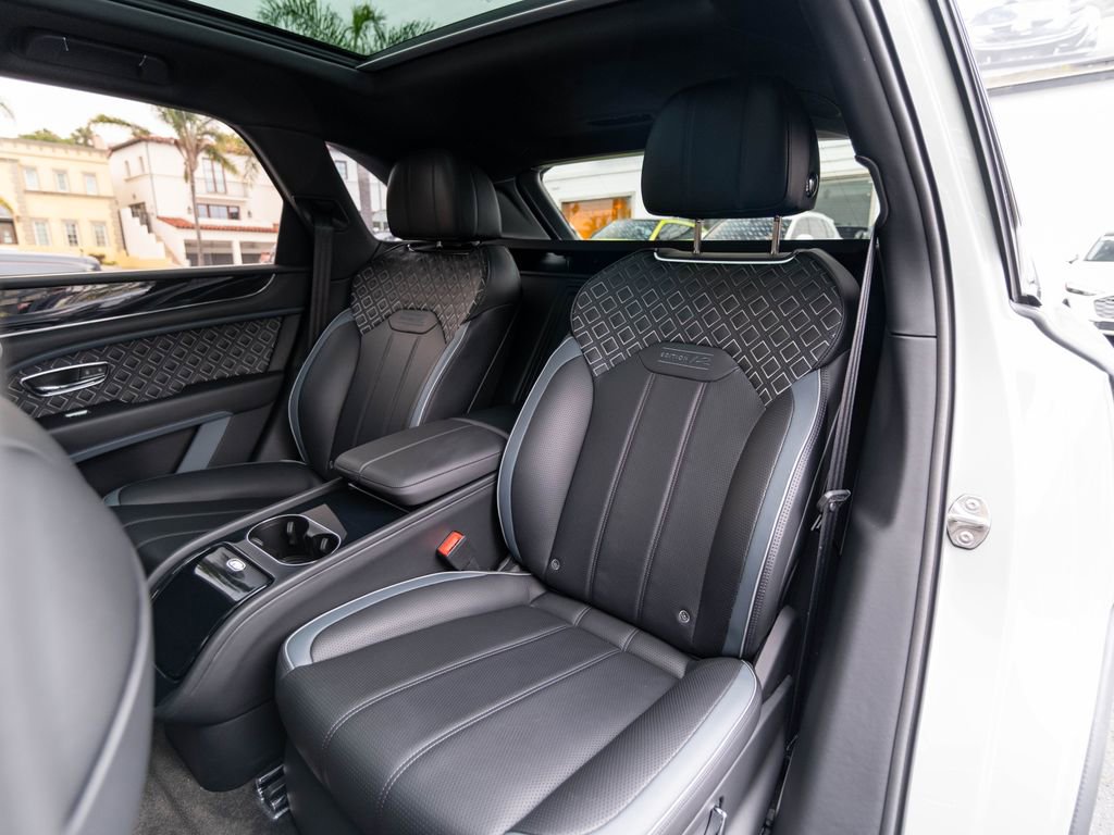 Used 2023 Bentley Bentayga Speed AWD/4WD image 22