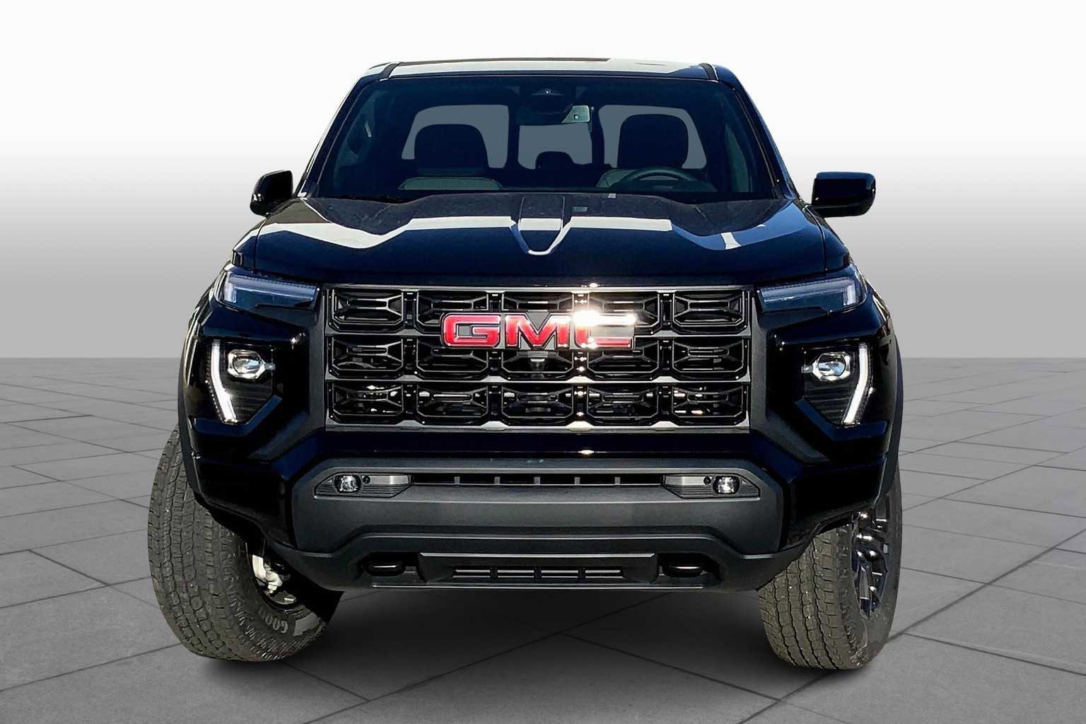 Used 2025 GMC Canyon Elevation w/ Convenience Package image 3