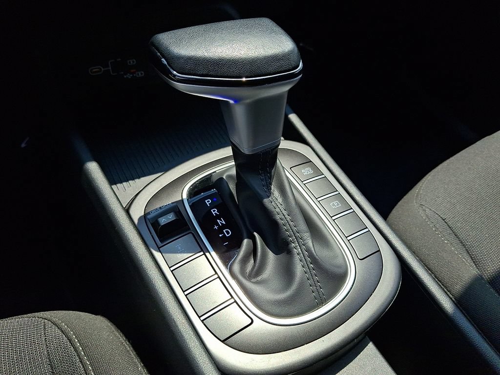 Certified 2024 Hyundai Kona SEL AWD/4WD image 16