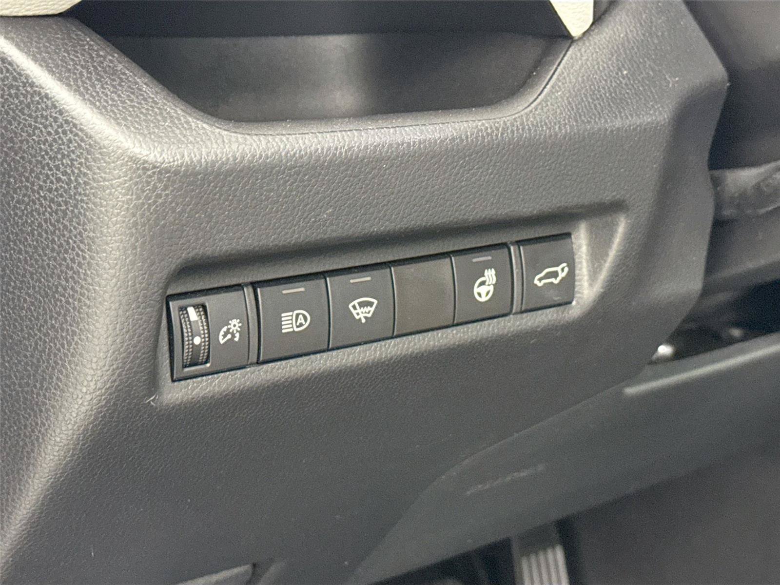 Certified 2022 Toyota RAV4 XLE Premium AWD/4WD image 15