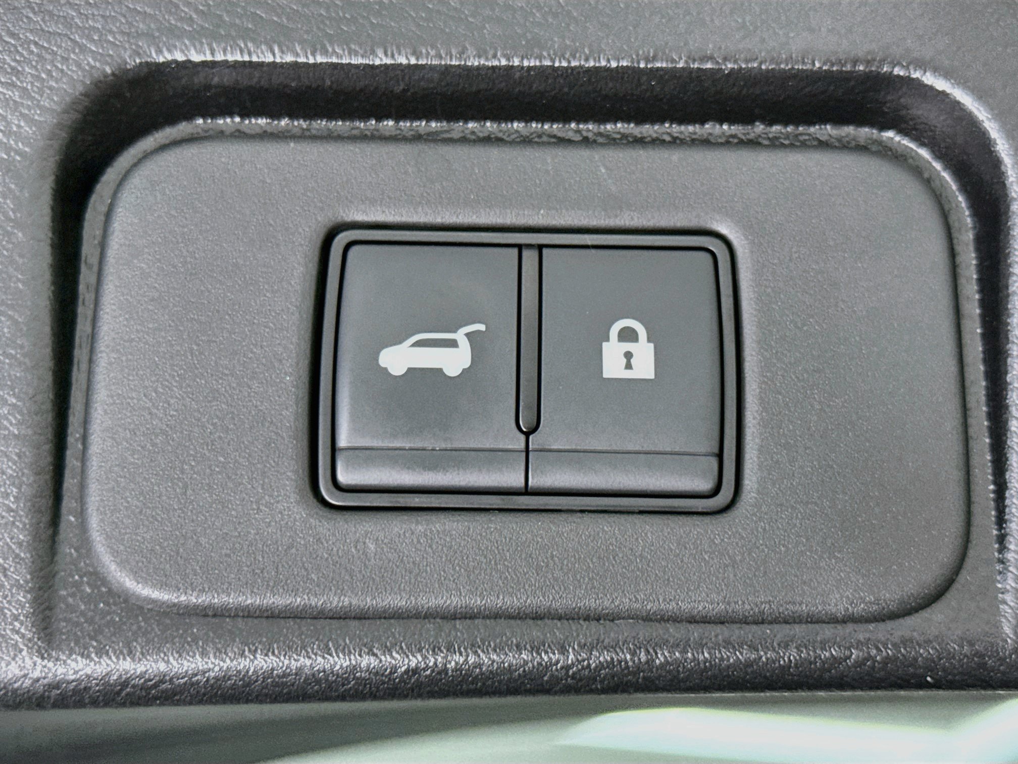 Used 2023 Nissan Rogue SV w/ SV Premium B Package FWD image 30