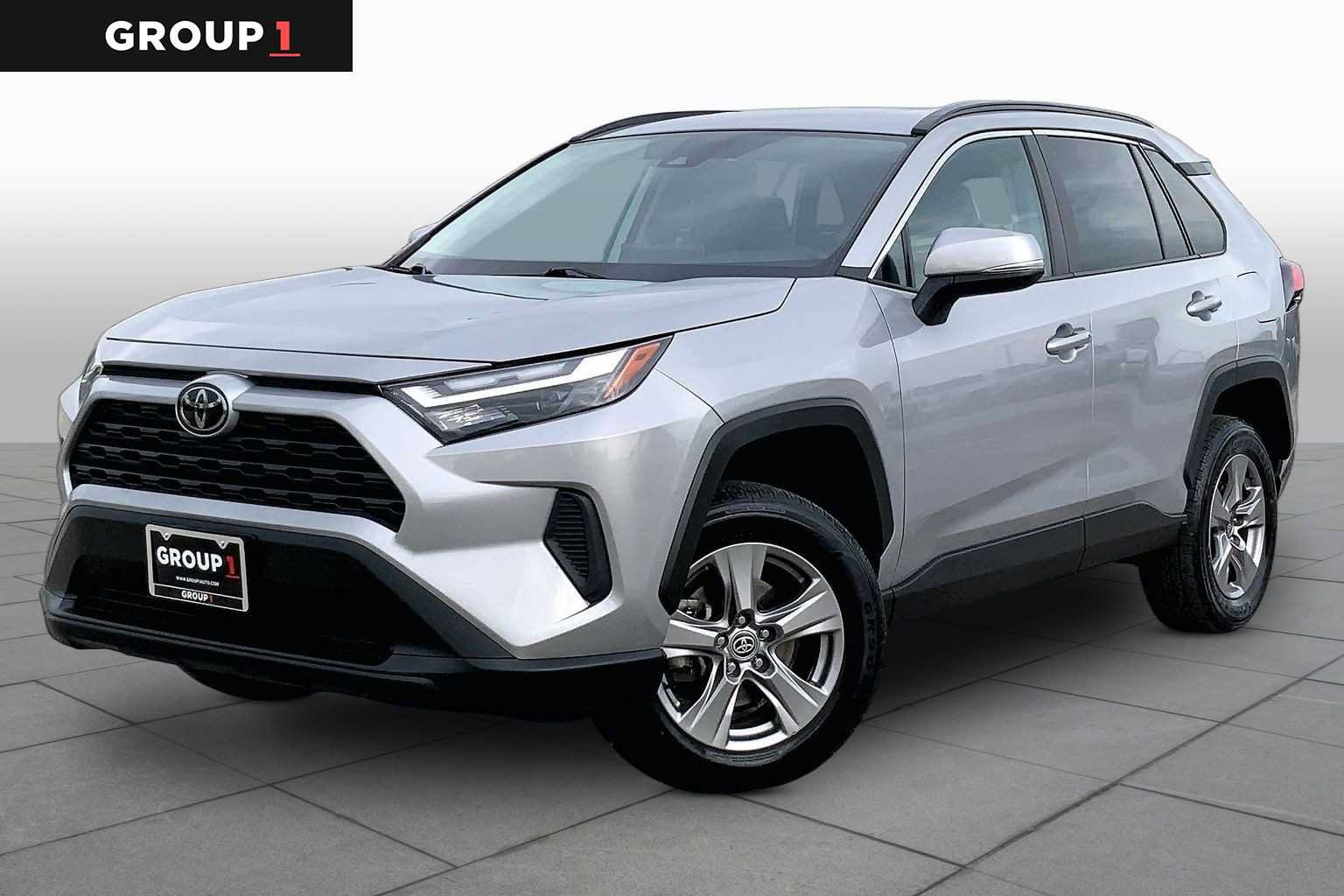 Used 2024 Toyota RAV4 XLE FWD image 1
