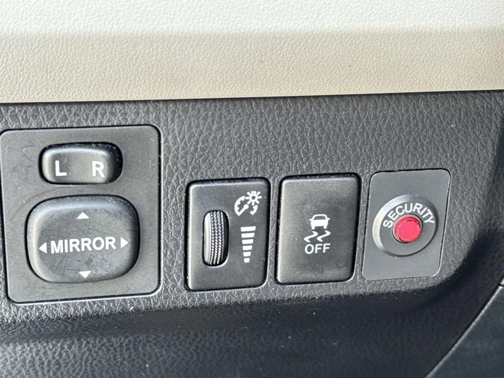 Used 2014 Toyota RAV4 LE image 22