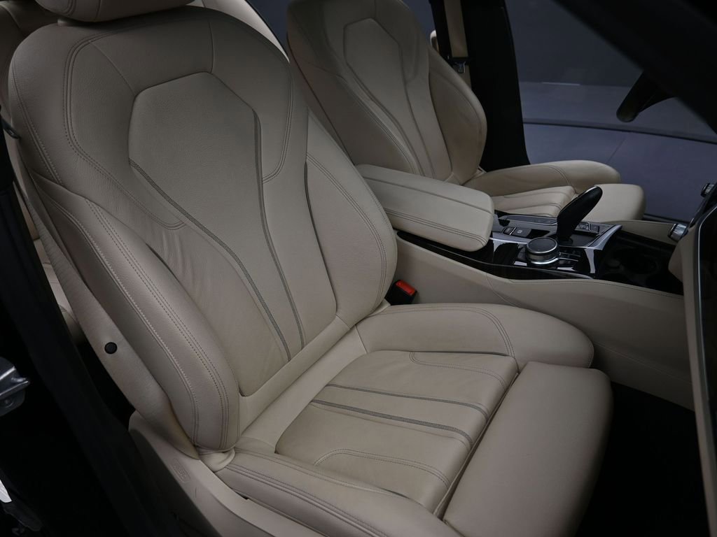 Used 2020 BMW 540i xDrive AWD/4WD image 21