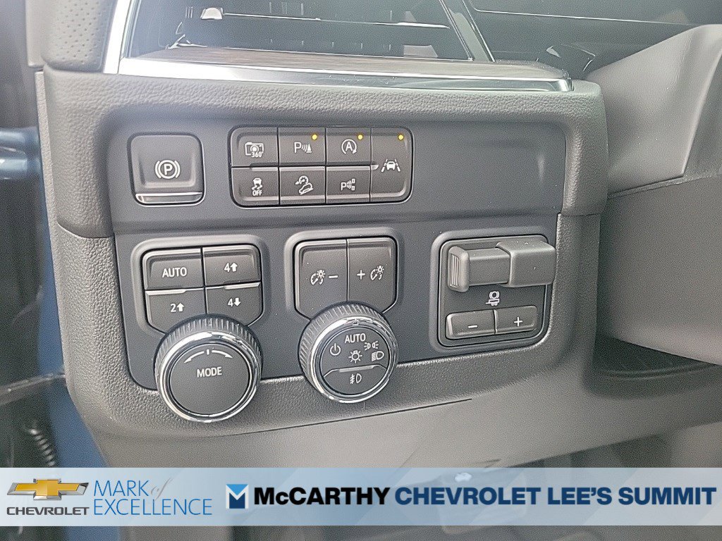 New 2026 Chevrolet Suburban Premier AWD/4WD image 24
