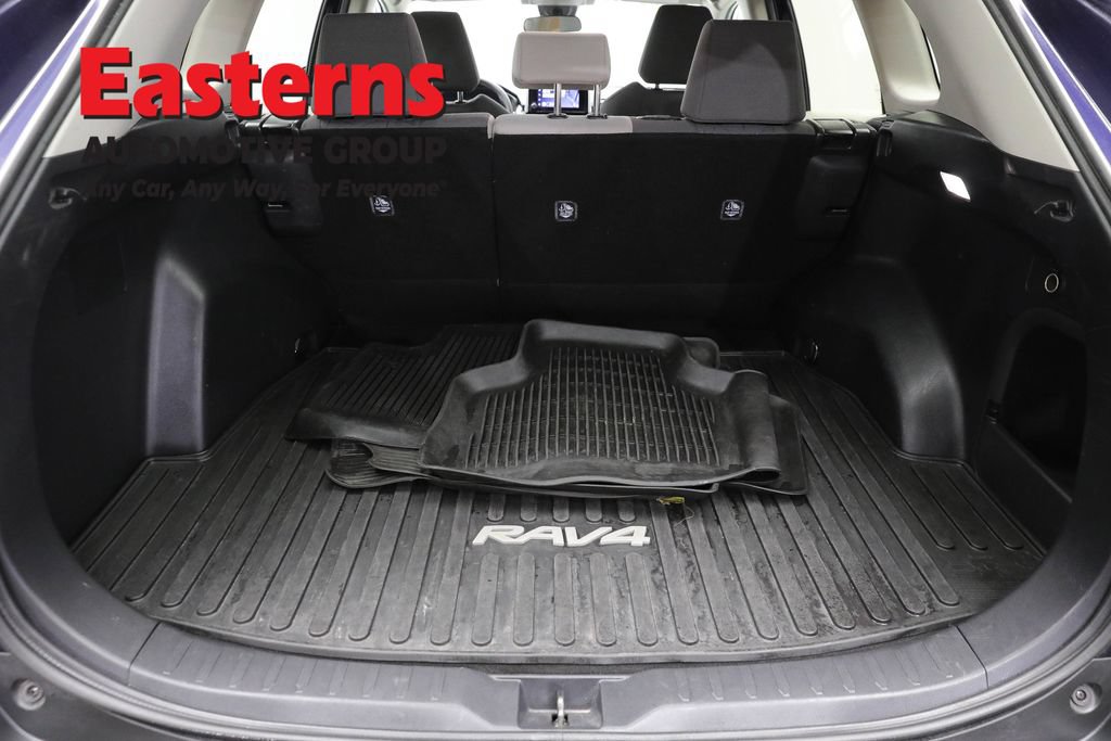 Used 2024 Toyota RAV4 XLE AWD/4WD image 9