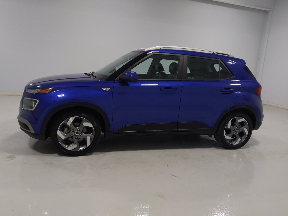 Used 2022 Hyundai Venue Limited FWD image 2