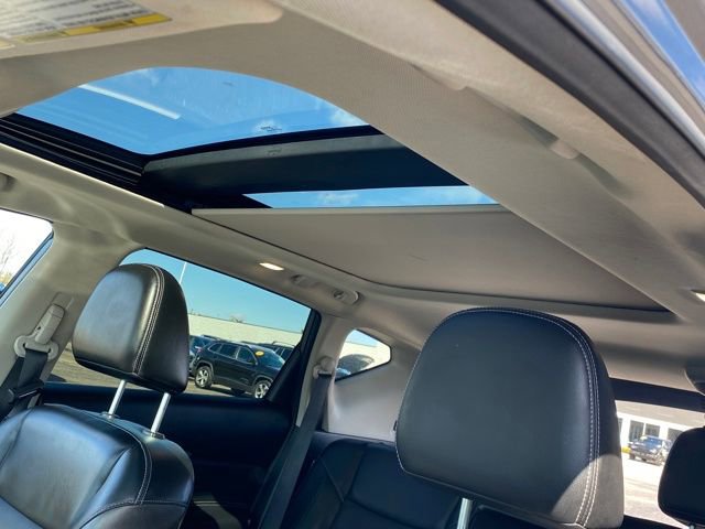 Used 2023 Nissan Murano SL AWD/4WD image 15