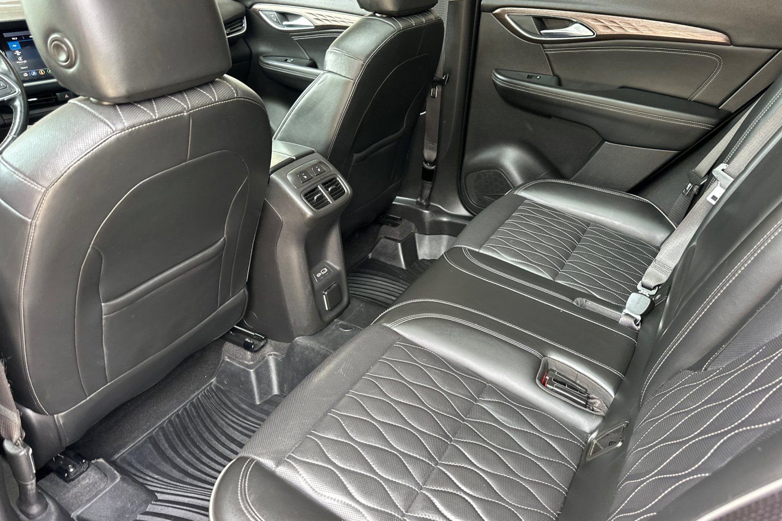 Certified 2022 Buick Envision Avenir w/ Technology Package II image 14