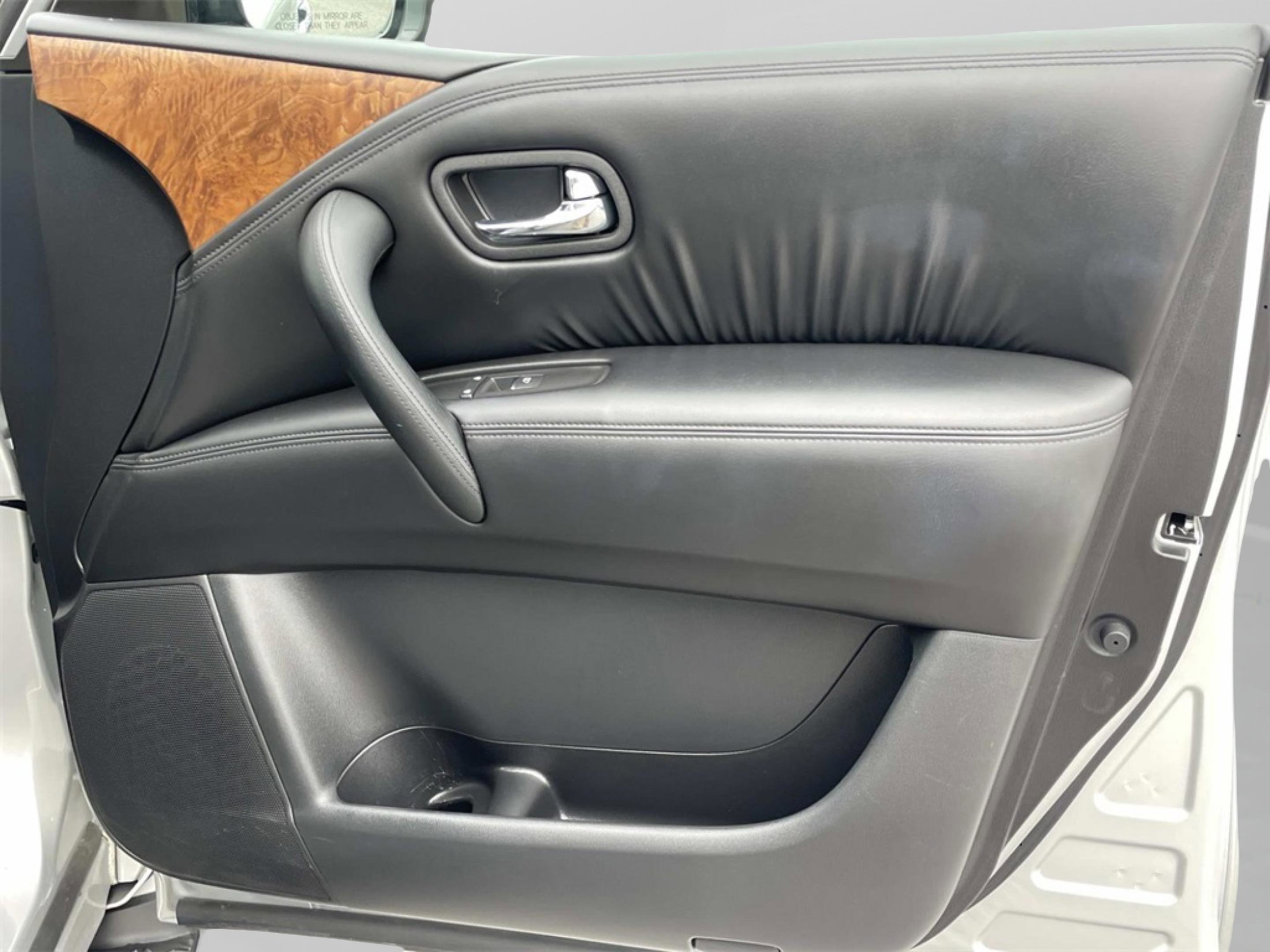 Used 2024 Nissan Armada SL w/ Captain's Chairs Package image 22