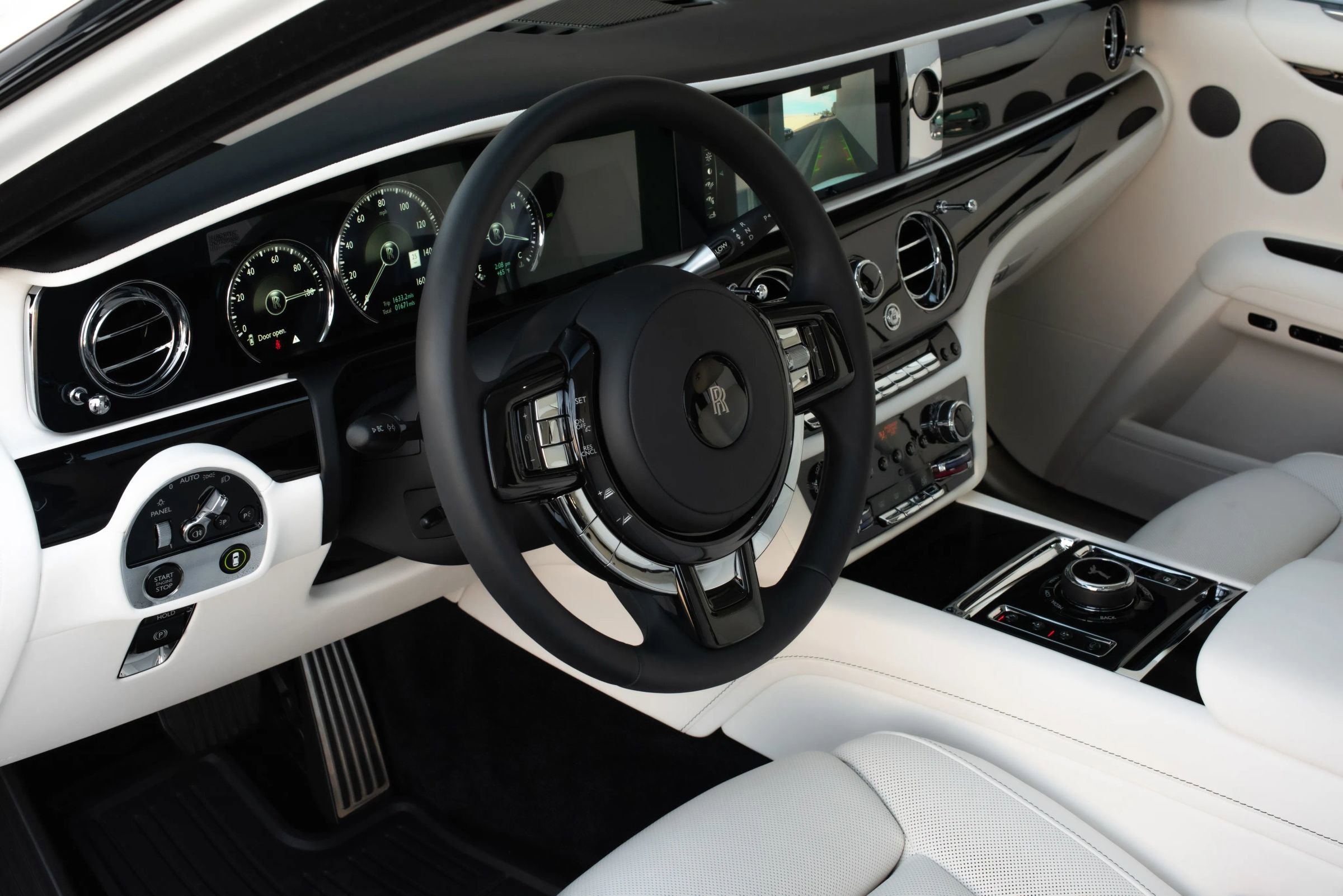 Used 2024 Rolls-Royce Ghost image 12