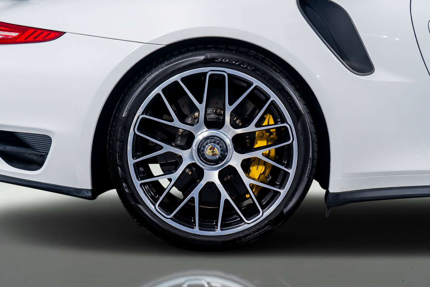 Used 2016 Porsche 911 Turbo S image 21