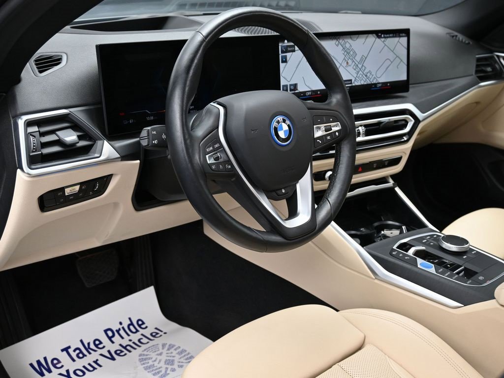 Used 2023 BMW i4 eDrive35 w/ Premium Package image 16