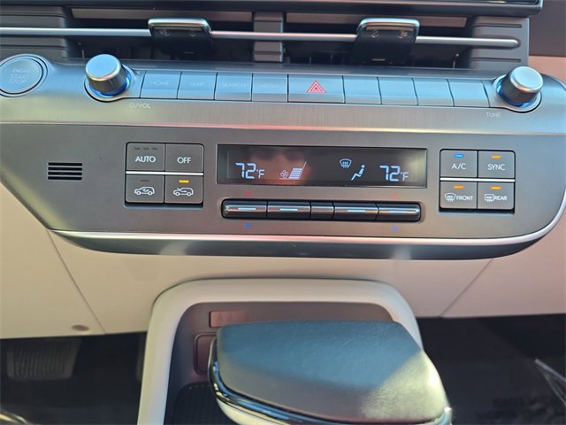 Certified 2025 Hyundai Kona SEL image 18