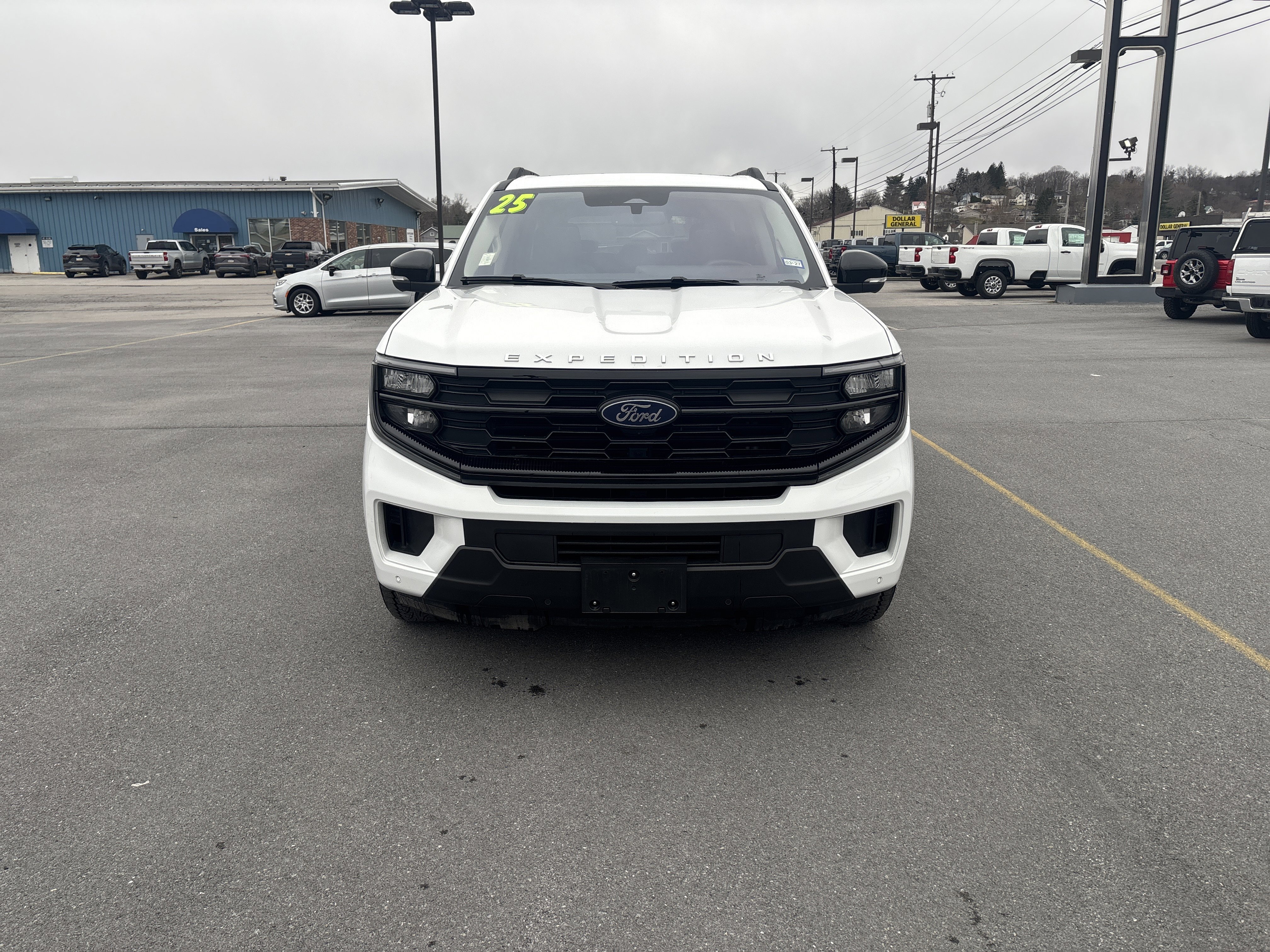 Used 2025 Ford Expedition Active image 9