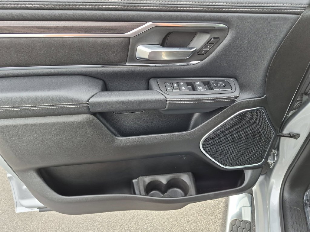 New 2027 RAM 1500 Laramie AWD/4WD image 9