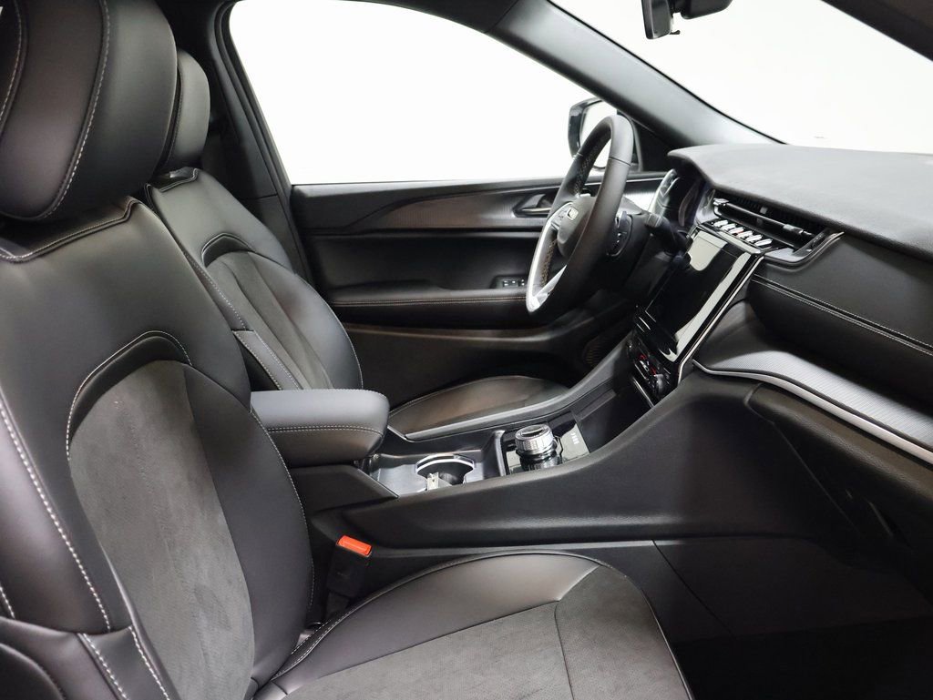 New 2025 Jeep Grand Cherokee L Altitude image 20