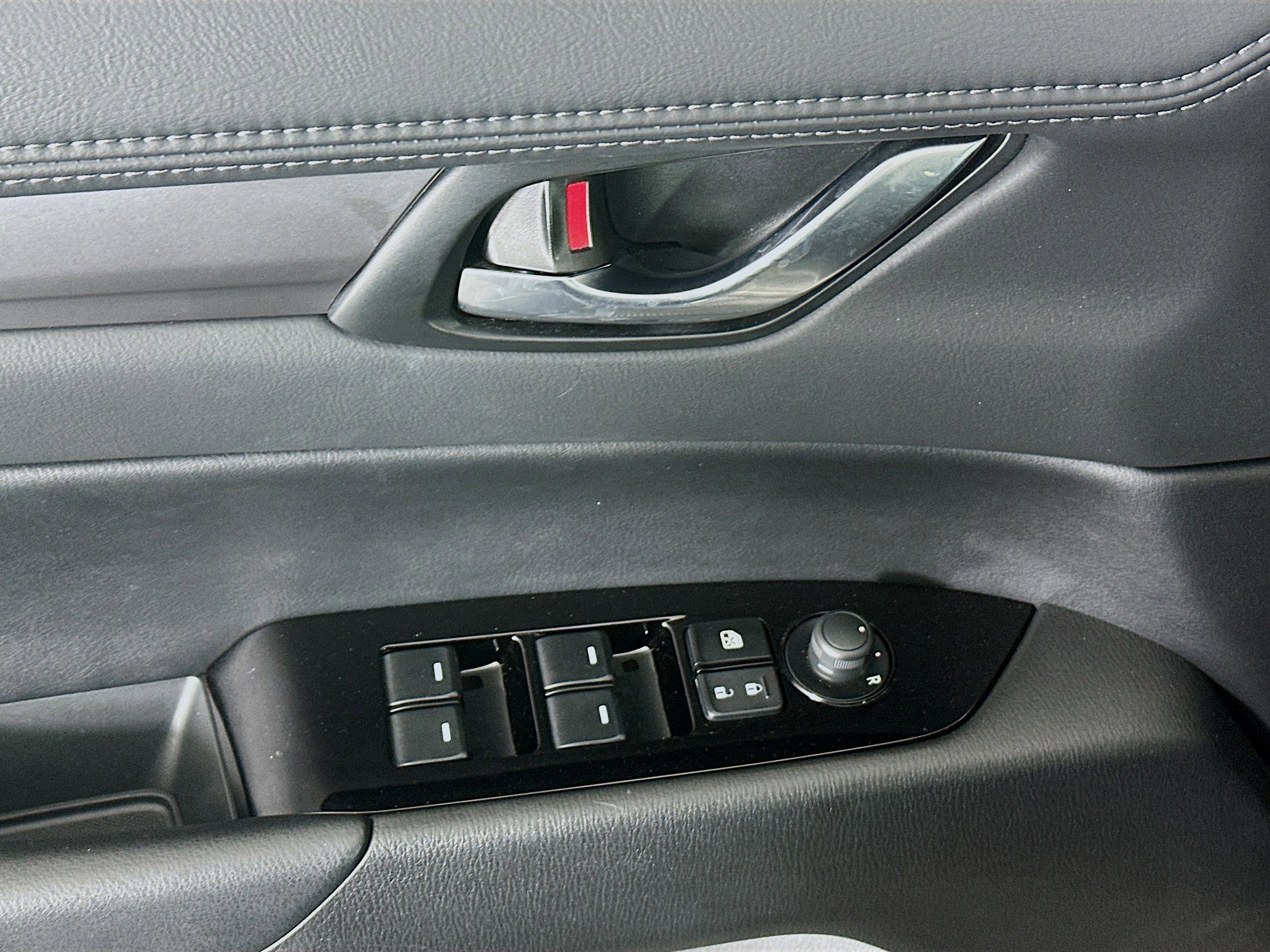 Used 2025 MAZDA CX-5 AWD 2.5 S w/ Preferred Package image 15